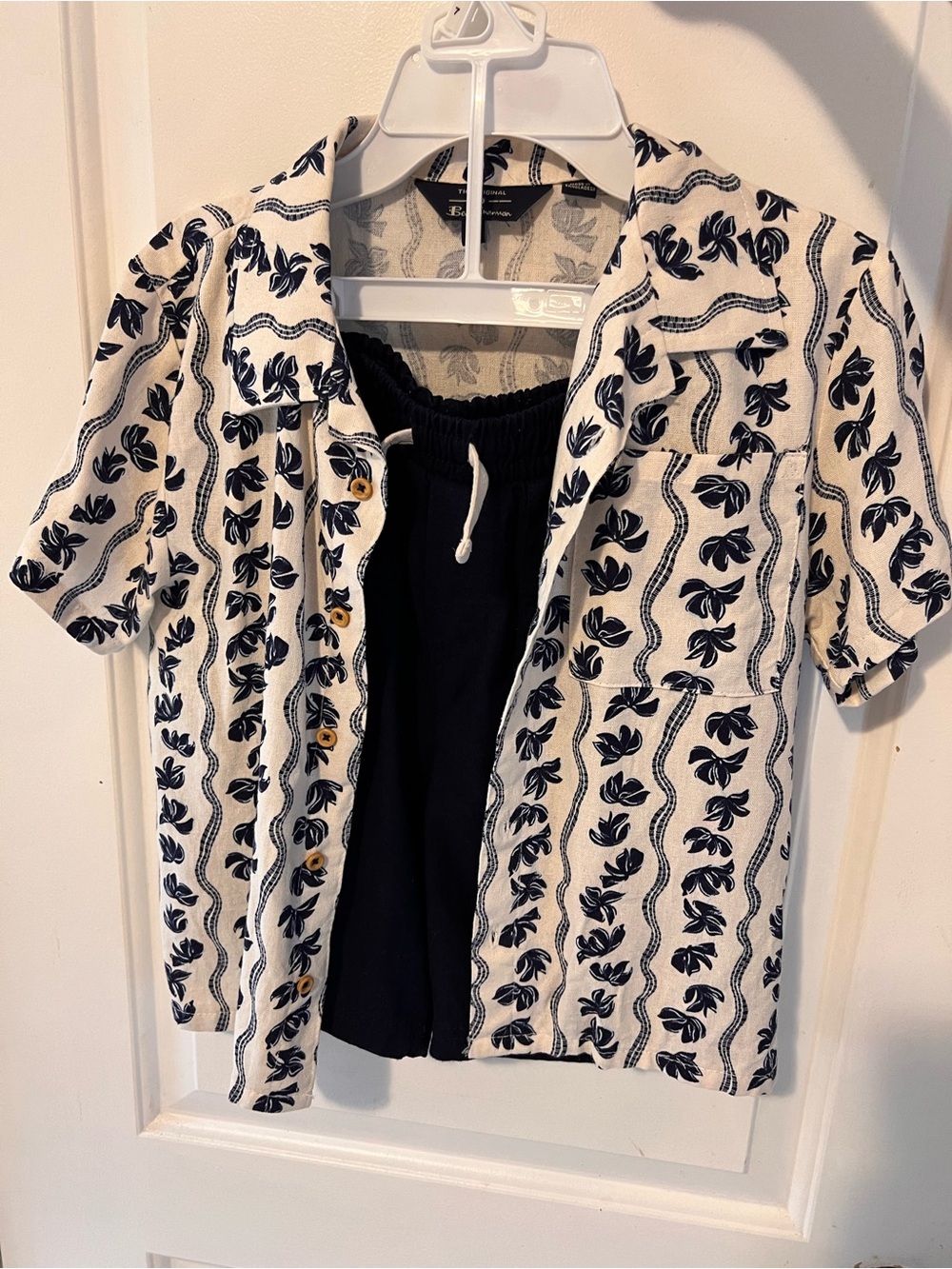 Ben Sherman White Short Sleeve Button Shirt with Navy Leaf Print
